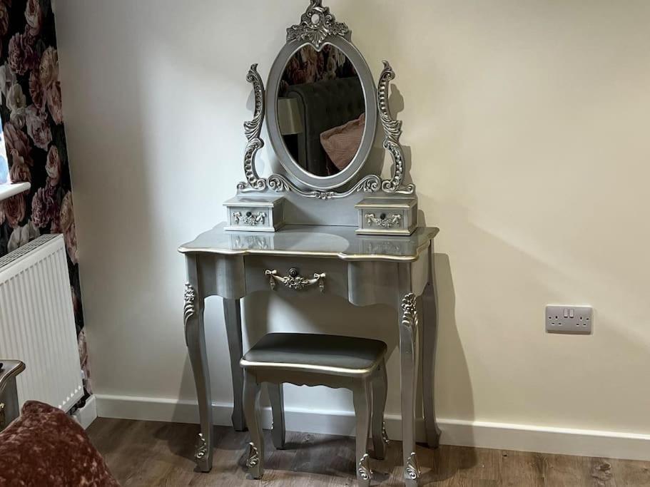 Ulverston Stunning 1 Bedroom Apartment ภายนอก รูปภาพ