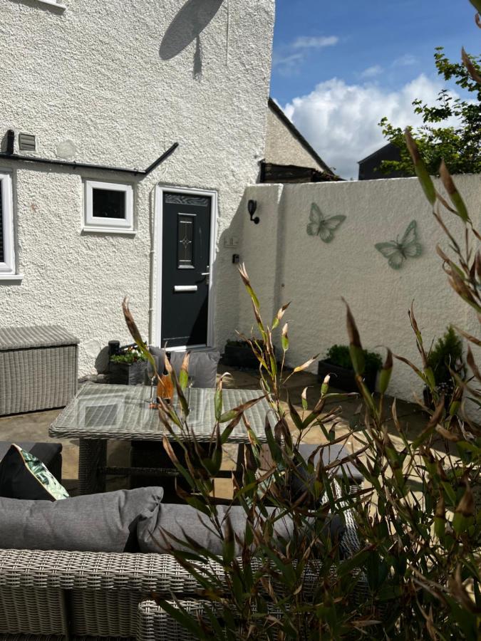 Ulverston Stunning 1 Bedroom Apartment ภายนอก รูปภาพ